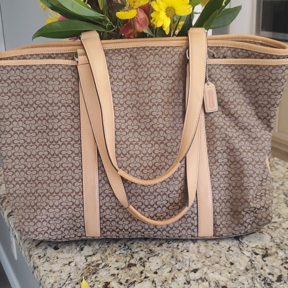 Coach Tote brown and tan no signs of use!